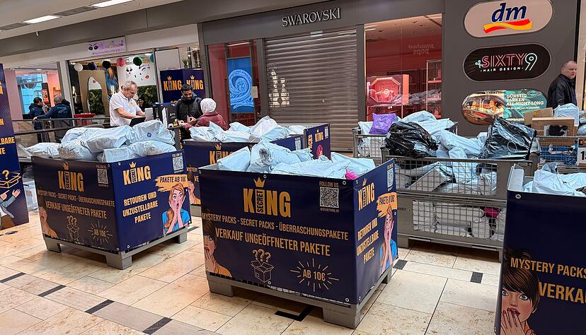 Bis zu 90.000 "Secret Packs" haben die Betreiber nach Heilbronn mitgebracht.