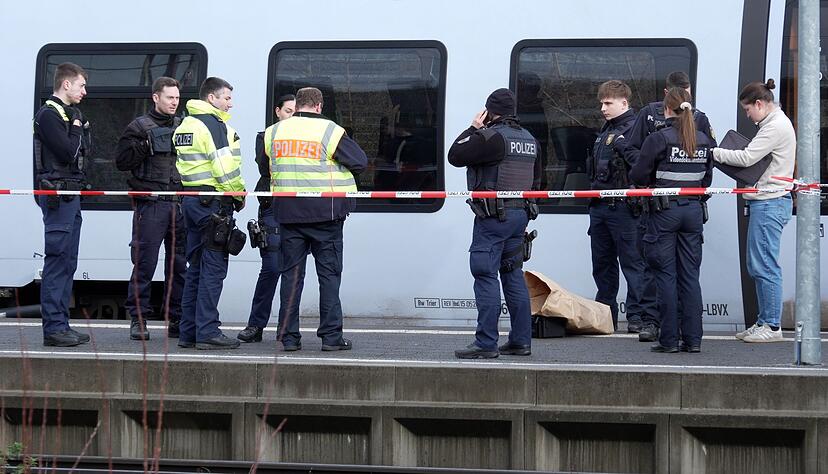 Der Verdächtige wurde vor Ort festgenommen. Der Verdächtige wurde vor Ort festgenommen.