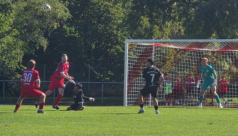 Torwart Nils Leidenberger hält seinen VfR Heilbronn beim FC Rottenburg mit starken Paraden im Spiel.