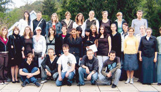 Die Schüler des Berufskollegs BKP2 - also des Berufskollegs Gesundheit und Pflege II - nahmen an der Hauswirtschaftlichen Schule ihre Abschlusszeugnisse entgegen.
