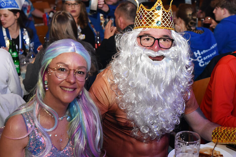 &bdquo;Meer (mehr) erleben&ldquo; konnten die G&auml;ste der H&uuml;hnerl&auml;use bei der Prunksitzung in Jagstfeld.