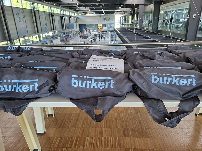 Rund 40 Leserinnen und Leser der Heilbronner Stimme besuchen B&uuml;rkert in Ingelfingen.