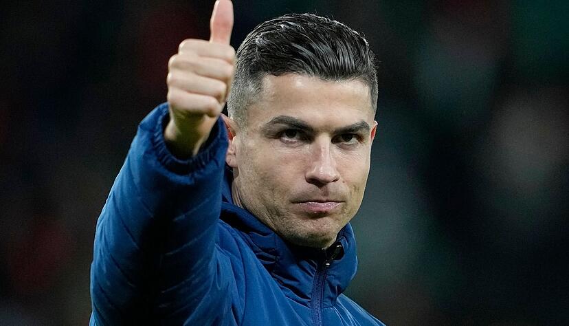 Cristiano Ronaldo ist mit 40 Jahren ein Vorbild in Sachen Fitness. Und er empfiehlt: "Trinkt Wasser!"