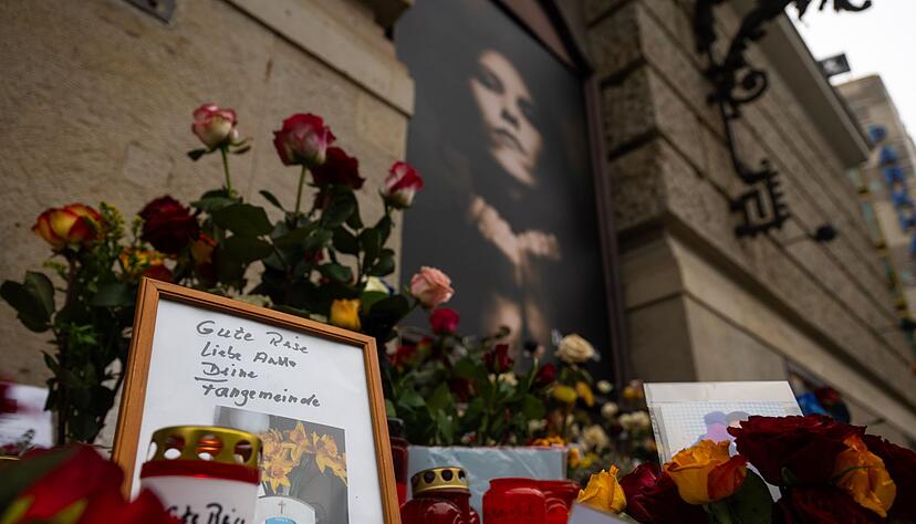 Im Berliner Stadtteil Charlottenburg wurde ein Gedenkort eingerichtet. (Archivbild) Im Berliner Stadtteil Charlottenburg wurde ein Gedenkort eingerichtet. (Archivbild)