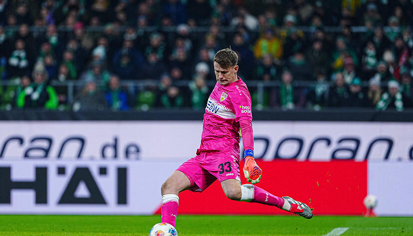 Alexander N&uuml;bel: Greift in den ersten zehn Minuten einige Mal mitentscheidend ein. Keine Patzer, ganz wichtig f&uuml;r den Nationaltorwart, der zuletzt immer wieder wackelte. Noch wichtiger: Die Null steht. Hatte aber in der zweiten H&auml;lfte auch nicht mehr so viel zu tun. Note: 3