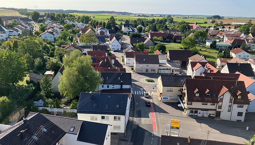 Kirchhausen steht vor gr&ouml;&szlig;eren Stra&szlig;enarbeiten. Unter anderem bekommt ein Abschnitt der Bundesstra&szlig;e in der Ortsmitte eine neue Asphaltschicht.