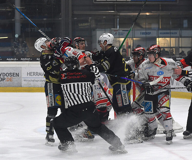 Heilbronner Falken in den Playoffs: Spiel drei gegen Memmingen Heilbronner Falken in den Playoffs: Spiel drei gegen Memmingen