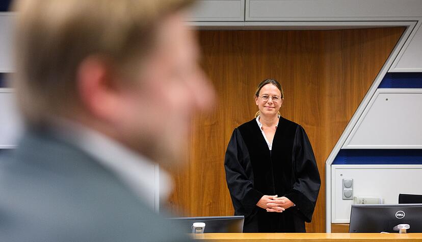 Richterin Wilms vor der Verhandlung.