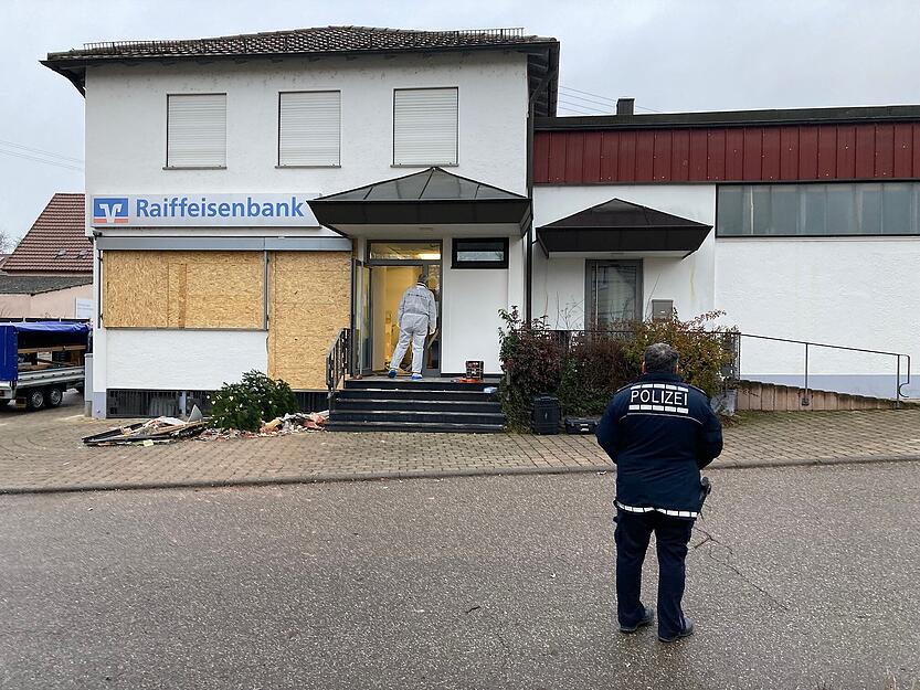 Unbekannte sprengen Geldautomaten in Bad Rappenau-Bonfeld