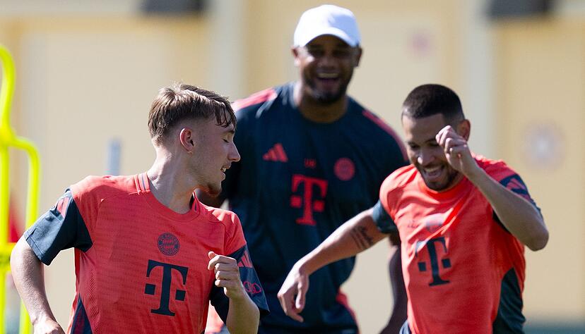 Trainer Vincent Kompany, hier beim Training mit Nachwuchstalent Lennart Karl (l) und Raphael Guerreiro (r), plant Großes in den USA. Trainer Vincent Kompany, hier beim Training mit Nachwuchstalent Lennart Karl (l) und Raphael Guerreiro (r), plant Großes in den USA.