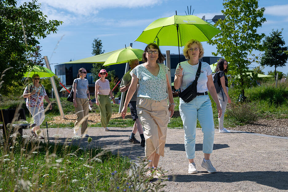 15 Leserinnen und Leser der Heilbronner Stimme waren zu Besuch in der Sinsheimer Klima-Arena.