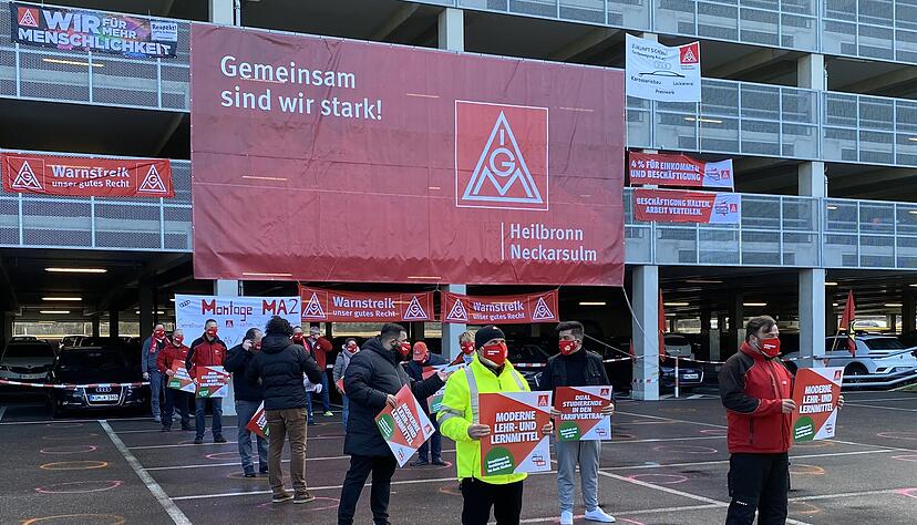 Die IG Metall hat am 12. M&auml;rz zu einem Warnstreik bei Audi in Neckarsulm aufgerufen. Hier muss alles unter Corona-Bedingungen stattfinden. Foto: privat
