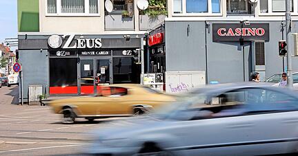 In der Stadt Heilbronn haben seit Juli 2021 zahlreiche Spielhallen und Casinos aufgegeben. Der baden-württembergische Automatenverband geht davon aus, dass rund 40 Prozent der Anbieter weggefallen sind. 
Foto: Archiv/Seidel