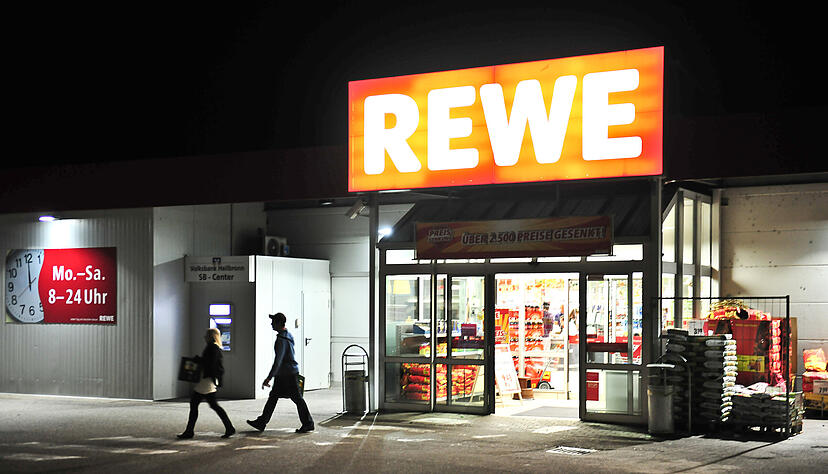 Der Rewe-Markt im Bad Wimpfener Tal soll nach Weihnachten abgerissen und neu aufgebaut werden. Die M&auml;rkte in Bad Rappenau und Ha&szlig;mersheim bleiben weiterhin ge&ouml;ffnet. Es sollen etwa zehn neue Arbeitspl&auml;tze entstehen.
Foto: Archiv/Bailey