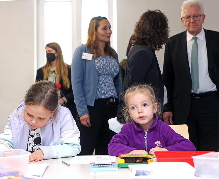 Ministerpräsident Kretschmann trifft in Heilbronn Ukraine-Flüchtlinge