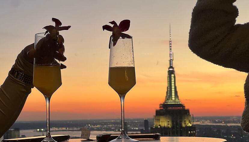 Drinks zum Sonnenuntergang. Drinks zum Sonnenuntergang.