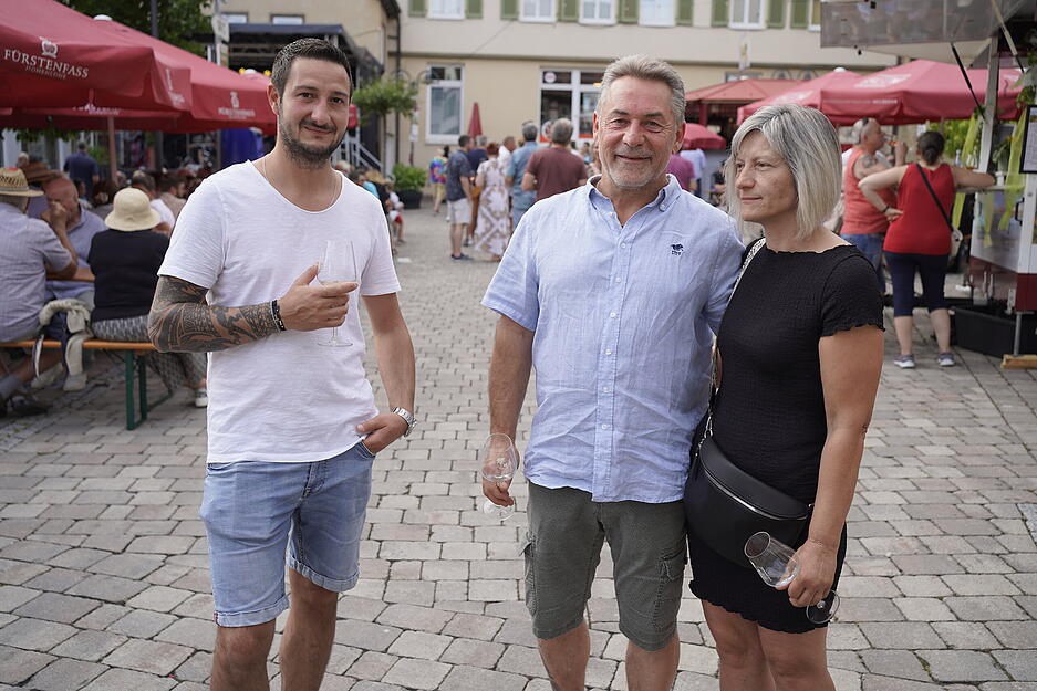 Das Hohenloher Weindorf in Öhringen lockt jährlich zehntausende Besucher an. Das Hohenloher Weindorf in Öhringen lockt jährlich zehntausende Besucher an.