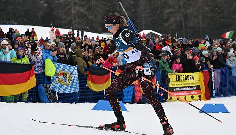Franziska Preuß ist im Ziel: Im Sprint belegt sie Platz sieben, was in der Verfolgung am Sonntag noch Möglichkeiten lässt. Franziska Preuß ist im Ziel: Im Sprint belegt sie Platz sieben, was in der Verfolgung am Sonntag noch Möglichkeiten lässt.