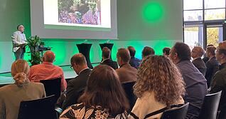 Thorge Clever und die Spedition Kübler aus Schwäbisch Hall sind Experten in Sachen Schwerlasttransporte – und kennen die Vorteile von Wasserstraßen.