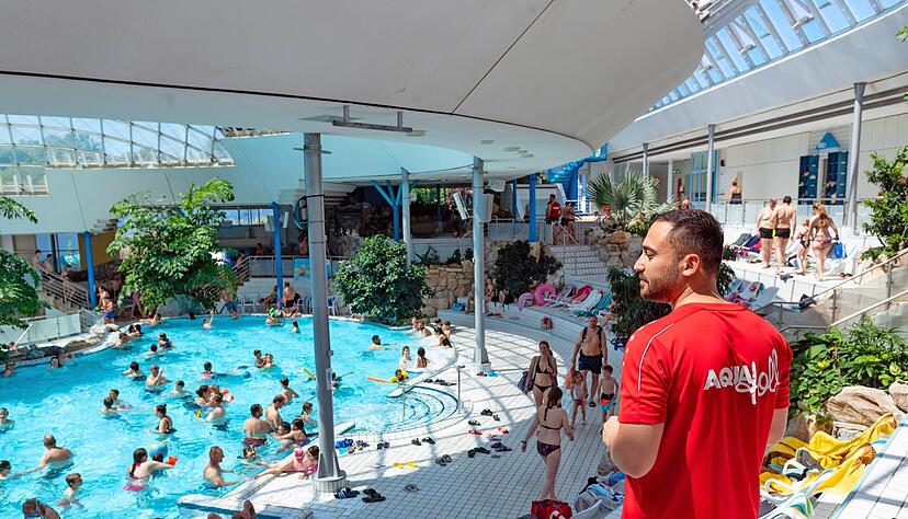 Viel los war am letzten Tag des Aquatolls. Das Freizeitbad ist seit über einem halben Jahr geschlossen.
