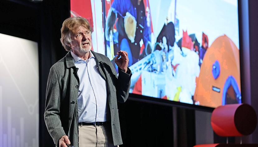 Polarforscher Arved Fuchs berichtete von seinen Expeditionen in die Arktis und Ver&auml;nderungen im Klima, die gravierende Auswirkungen haben.
Foto: Ralf Seidel