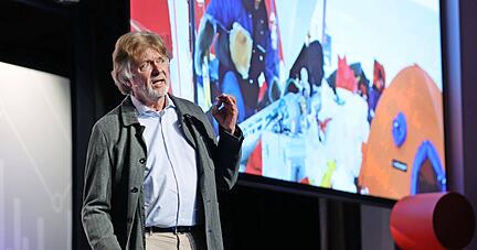 Polarforscher Arved Fuchs berichtete von seinen Expeditionen in die Arktis und Ver&auml;nderungen im Klima, die gravierende Auswirkungen haben.
Foto: Ralf Seidel