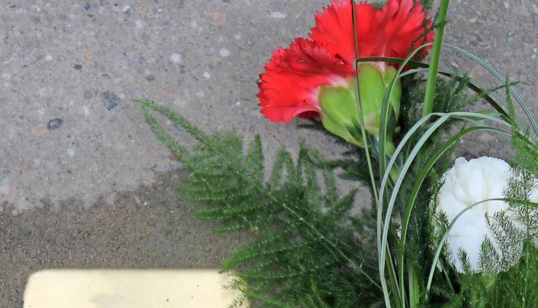 In der Haller Straße 8 in Öhringen erinnert der Stolperstein an Jakob Einstein.