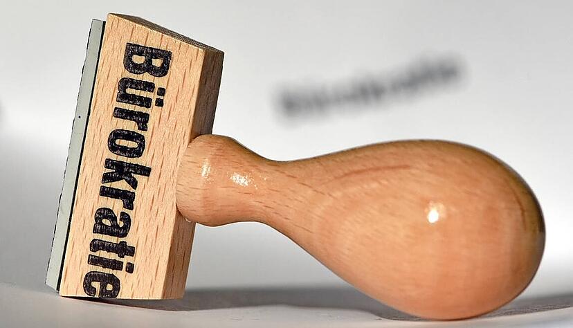 Die Wirtschaft fordert von der Bundesregierung einen entschlossenen und umfangreichen Abbau von Bürokratie.