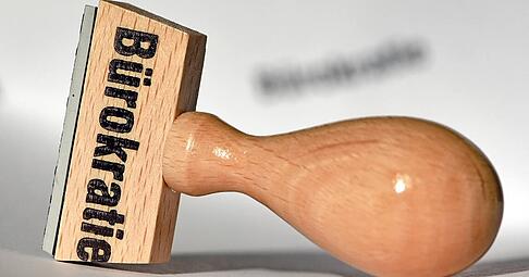 Die Wirtschaft fordert von der Bundesregierung einen entschlossenen und umfangreichen Abbau von Bürokratie. Die Wirtschaft fordert von der Bundesregierung einen entschlossenen und umfangreichen Abbau von Bürokratie.