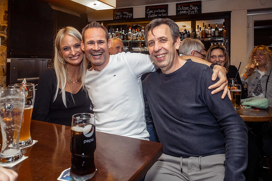 Das Publikum erscheint zur Live-Nacht zahlreich und hat sichtlich Freude. Das Publikum erscheint zur Live-Nacht zahlreich und hat sichtlich Freude.