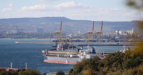 Der Schwarzmeer-Hafen in Noworossijsk ist immer wieder Ziel ukrainischer Drohnenangriffe. (Archivbild) Der Schwarzmeer-Hafen in Noworossijsk ist immer wieder Ziel ukrainischer Drohnenangriffe. (Archivbild)