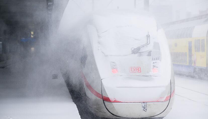 Hier geht erst mal nichts mehr: Wer bei Schnee oder Gl&auml;tte zu sp&auml;t oder gar nicht zur Arbeit kommt, muss mit Lohnausf&auml;llen rechnen.