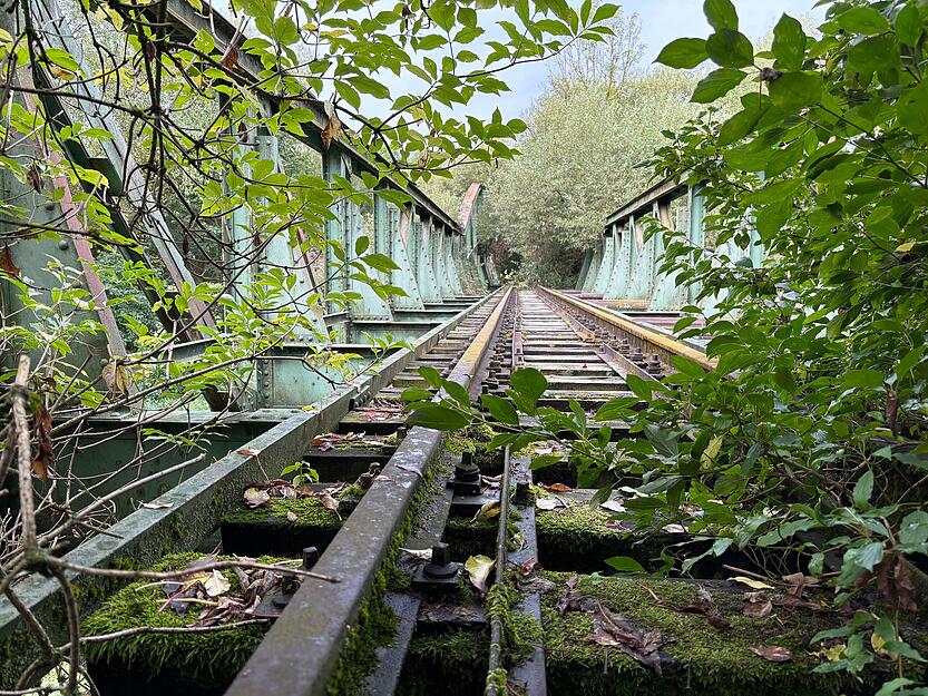 Alte Eisenbahnbrücke im hohenlohischen Jagsttal. Alte Eisenbahnbrücke im hohenlohischen Jagsttal.