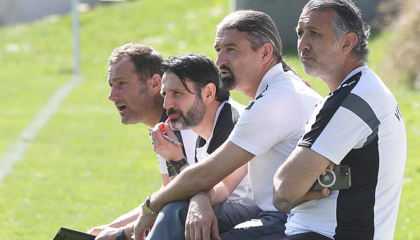 Angespannte Blicke beim VfR Heilbronn (von links): Chefcoach Markus Lang, Co-Trainer Hüseyin Kandazoglu, Teammanager Zdenko Juric und Vorstand Onur Celik.