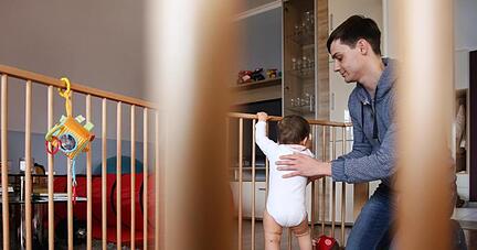 Arbeitnehmer k&ouml;nnen auch bei einer befristeten Stelle Elternzeit nehmen. Der Vertrag verl&auml;ngert sich aber nicht durch die Elternzeit.