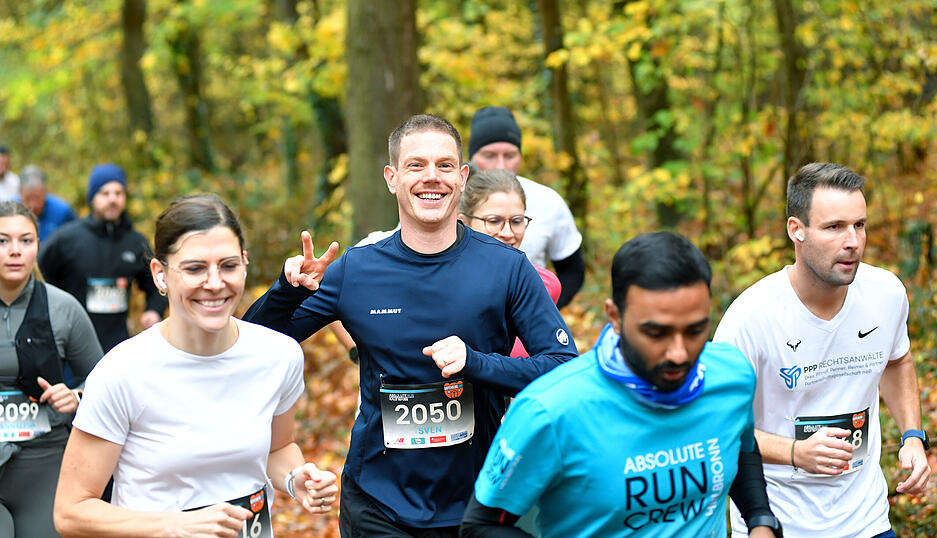 Zahlreiche Laufbegeisterte gehen beim Gaffenberglauf an den Start. Zahlreiche Laufbegeisterte gehen beim Gaffenberglauf an den Start.
