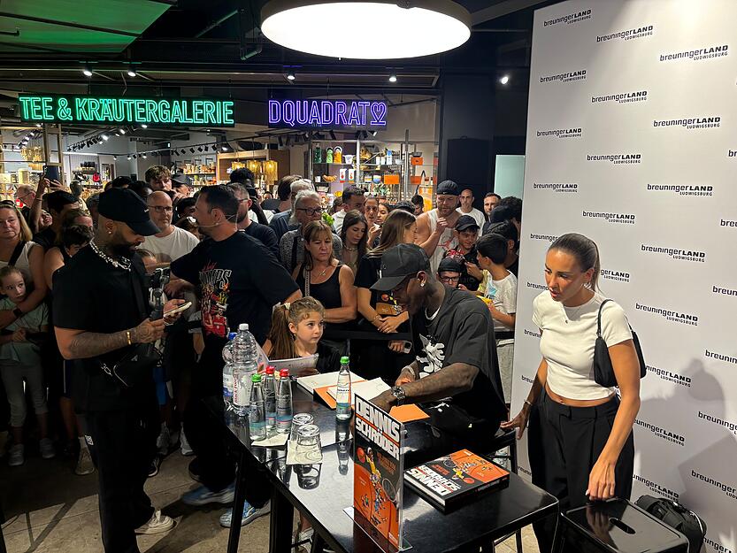 Schröder unterhielt sich mit Fans...