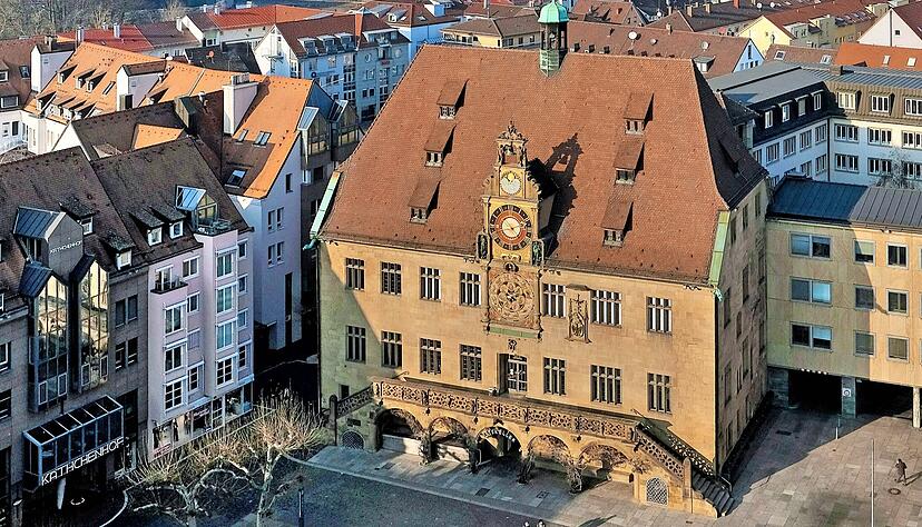 Die Bürger der Stadt Heilbronn (im Bild das Rathaus) verfügen laut einer neuen Studie bundesweit über das höchste Pro-Kopf-Einkommen. Foto: Archiv Die Bürger der Stadt Heilbronn (im Bild das Rathaus) verfügen laut einer neuen Studie bundesweit über das höchste Pro-Kopf-Einkommen. Foto: Archiv