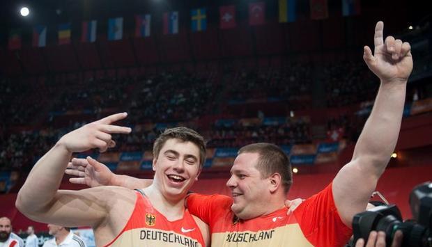 Zwei starke Männer: Die Kugelstoßer David Storl (l) und Ralf Bartels. Zwei starke Männer: Die Kugelstoßer David Storl (l) und Ralf Bartels.