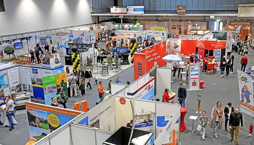Zu Messen wie hier zum Thema Bau kamen eine halbe Million Besucher. Fotos: Archiv/Berger, Seidel