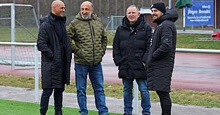 Die Verantwortlichen des SGV Freiberg (von links): Mario Estasi sportlicher Leiter, Pr&auml;sident Emir Cerkez, Sportdirektor Dieter Gerstung und Trainer Kushtrim Lushtaku.