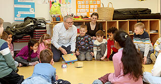 Robotic4Kids mit Diana Ross und Joachim Ross ist auch beim Erlebniswochenende im Haus der Familie vertreten.