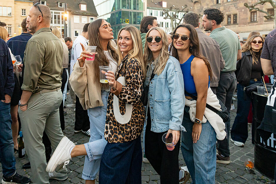 Bis sp&auml;t in die Nacht wurde gefeiert.