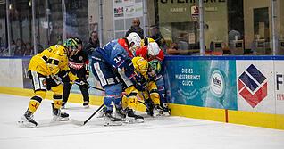 Das erste Duell zwischen den Falken und den Tölzer Löwen war hart umkämpft. Die Heilbronner gewannen in der Verlängerung mit 3:2.