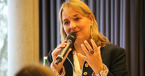 Ministerialdirektorin Isabel Kling stellte die neuen Hilfsangebot des Landes vor. Ministerialdirektorin Isabel Kling stellte die neuen Hilfsangebot des Landes vor.