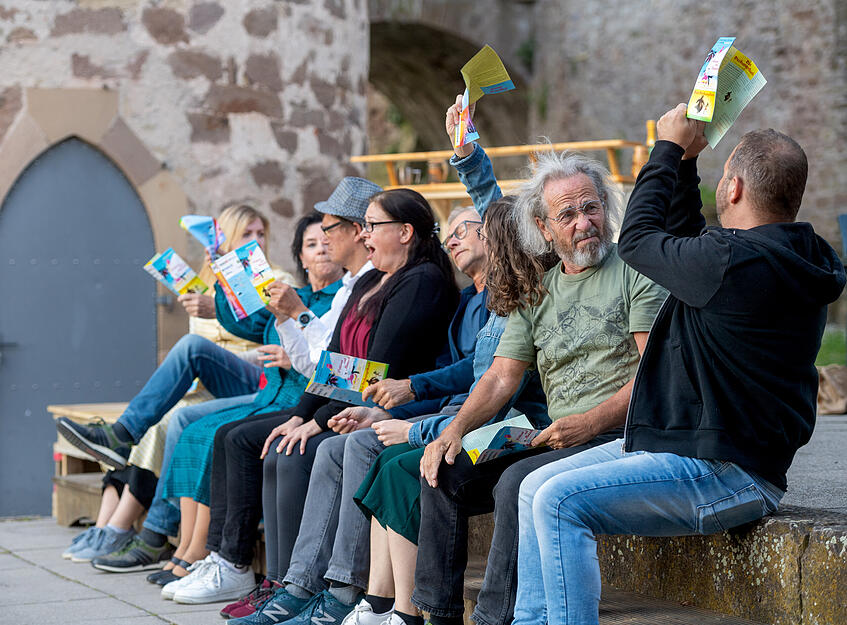 Proben zu "Petticoat und Minirock" bei den Burgfestspielen Stettenfels. Proben zu "Petticoat und Minirock" bei den Burgfestspielen Stettenfels.