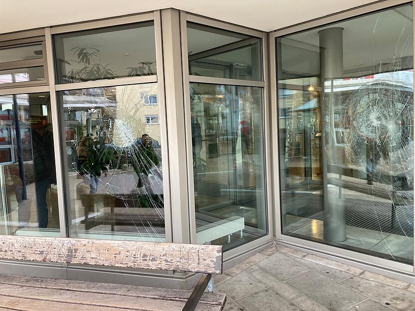 Der Täter konnte unerkannt entkommen.  Die Polizei in Heilbronn sucht Zeugen. Der Täter konnte unerkannt entkommen.  Die Polizei in Heilbronn sucht Zeugen.