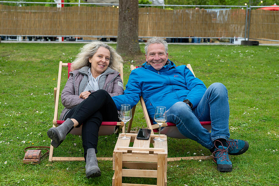 Auf rund 10.000 Quadratmeter Festgel&auml;nde am Breitenauer See verteilen sich die Menschenmassen gut.