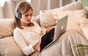 Durch das Home-Studium spart sich Luisa Kübler viel Zeit. Sie ist überrascht, wie gut alles funktioniert.
Fotos: privat Durch das Home-Studium spart sich Luisa Kübler viel Zeit. Sie ist überrascht, wie gut alles funktioniert.
Fotos: privat