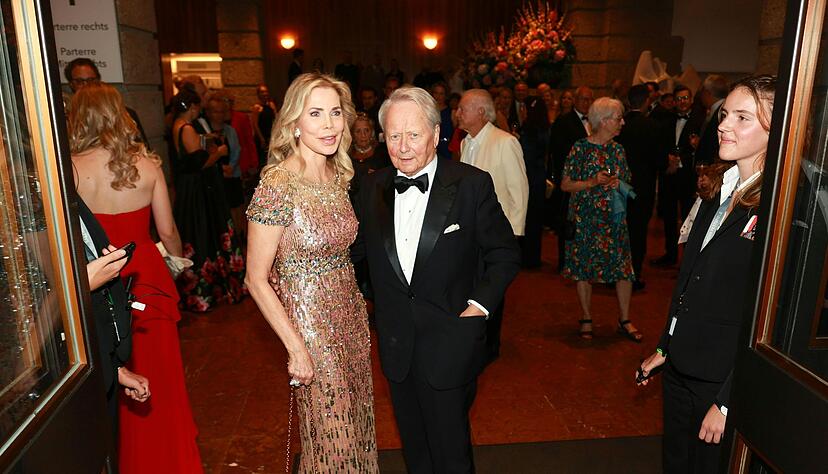 Ein seltener gemeinsamer Auftritt: Porsche und zu Leiningen bei einer Opern-Premiere im Sommer 2023.
